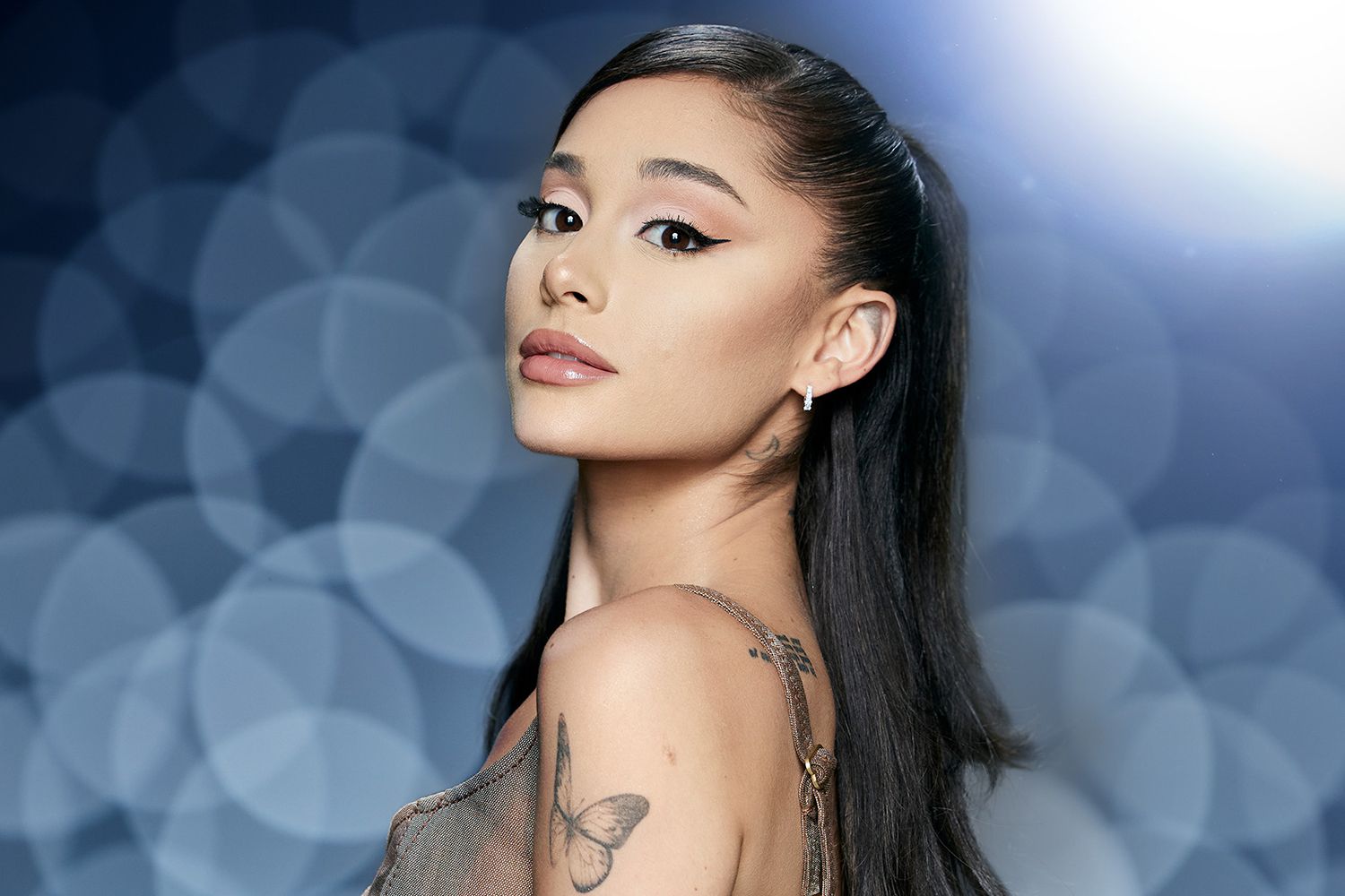 Mengupas Biografi Dan Perjalanan Karir Ariana Grande Esatuid